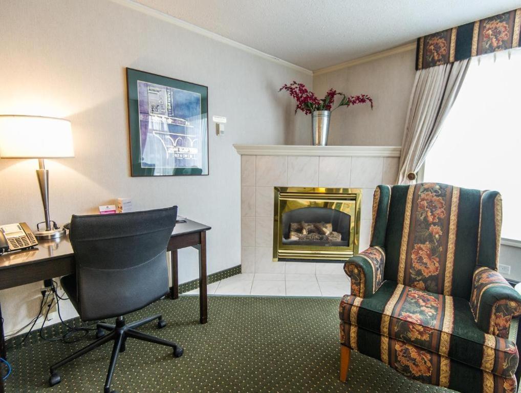 Coast High Country Inn Whitehorse Extérieur photo