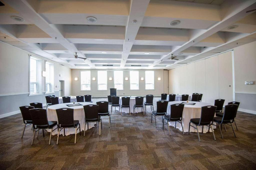 Coast High Country Inn Whitehorse Extérieur photo