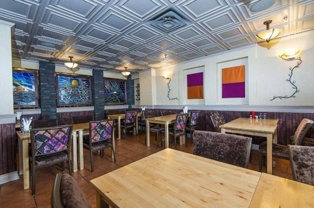 Coast High Country Inn Whitehorse Extérieur photo