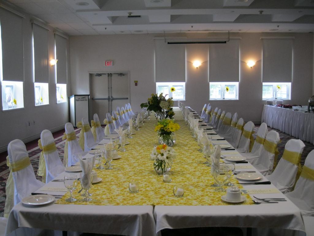 Coast High Country Inn Whitehorse Extérieur photo